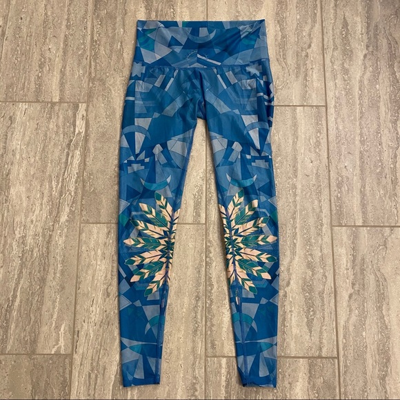 Teeki Lightening in a Bottle Blue Feather Leggings - Picture 3 of 10